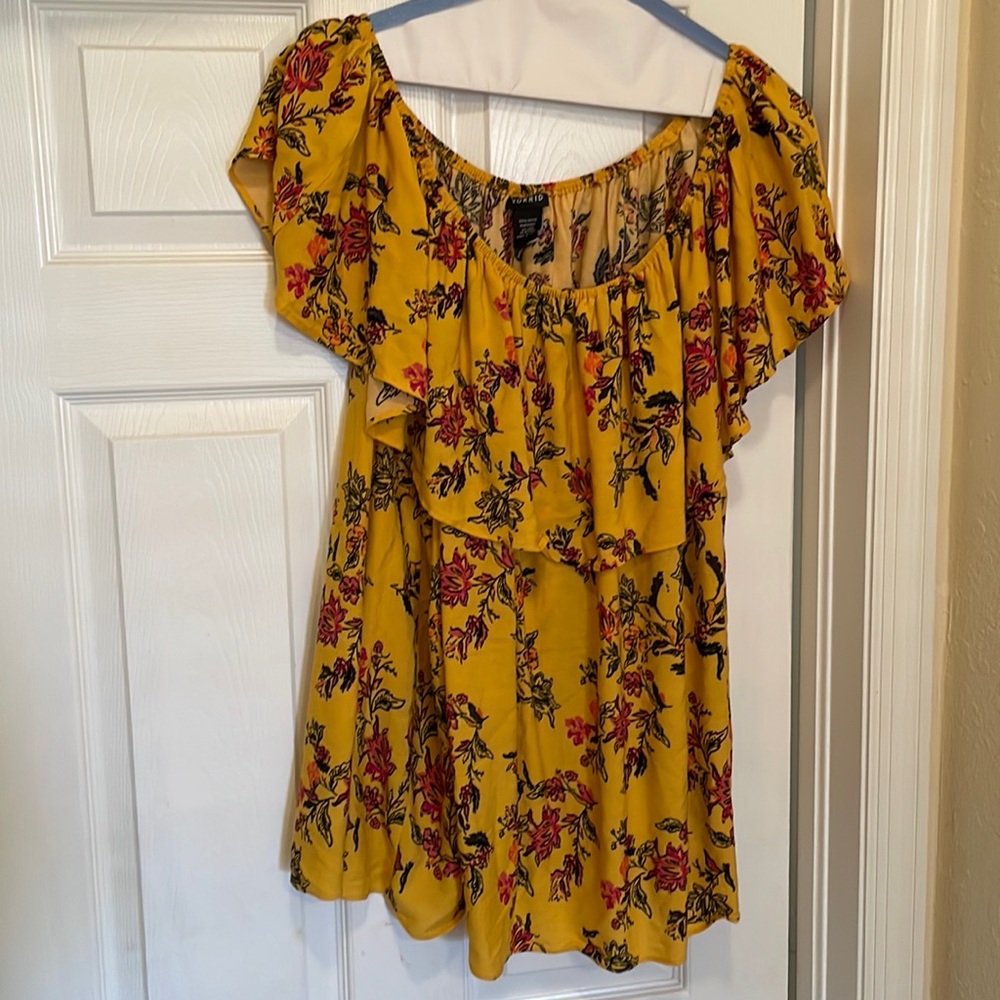 Pretty for summer torrid floral top